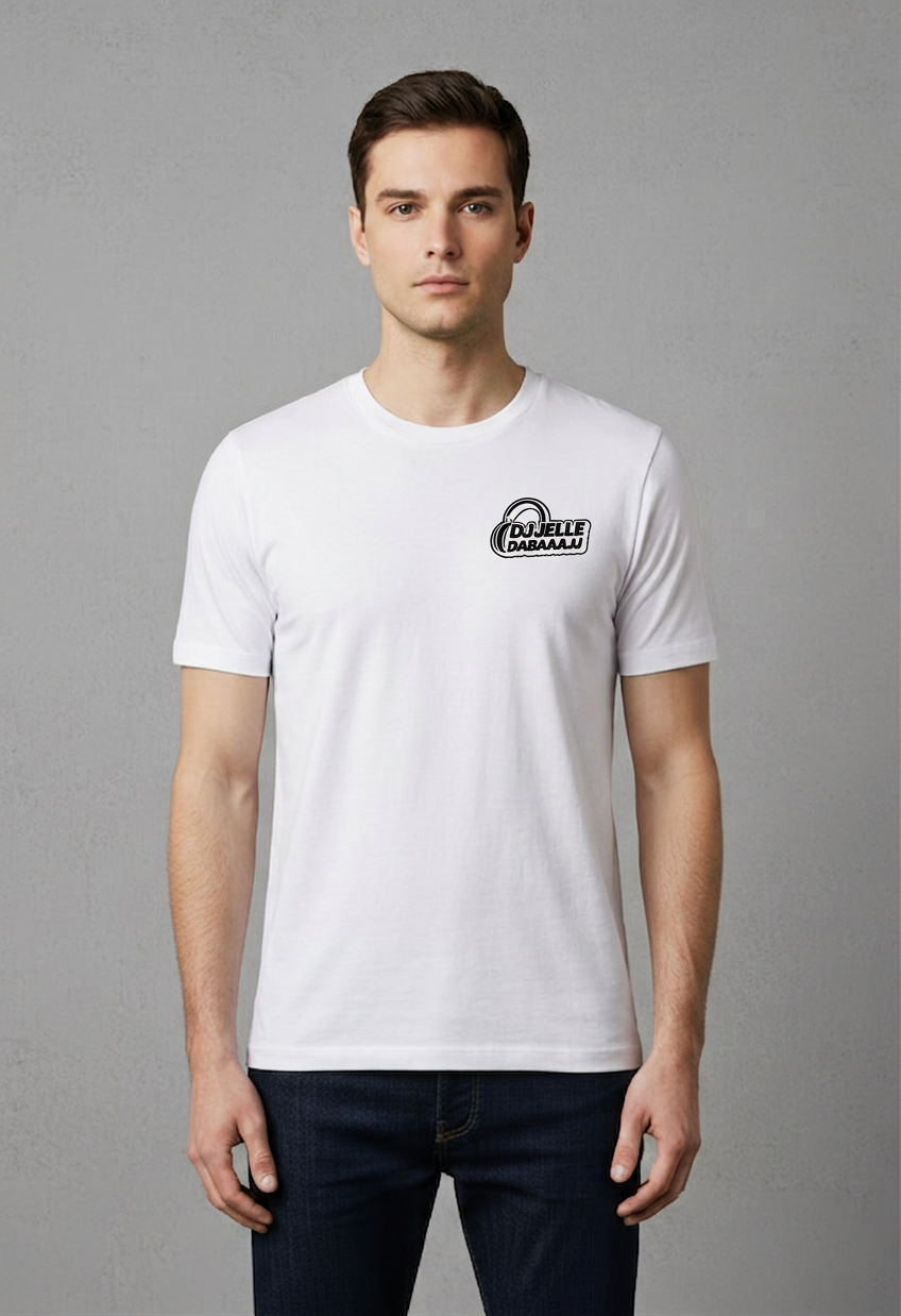 Wit t-shirt met logo in kleur naar keuze